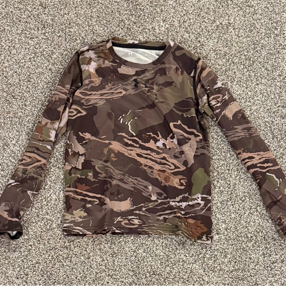 Under Armour Silver HeatGear Top